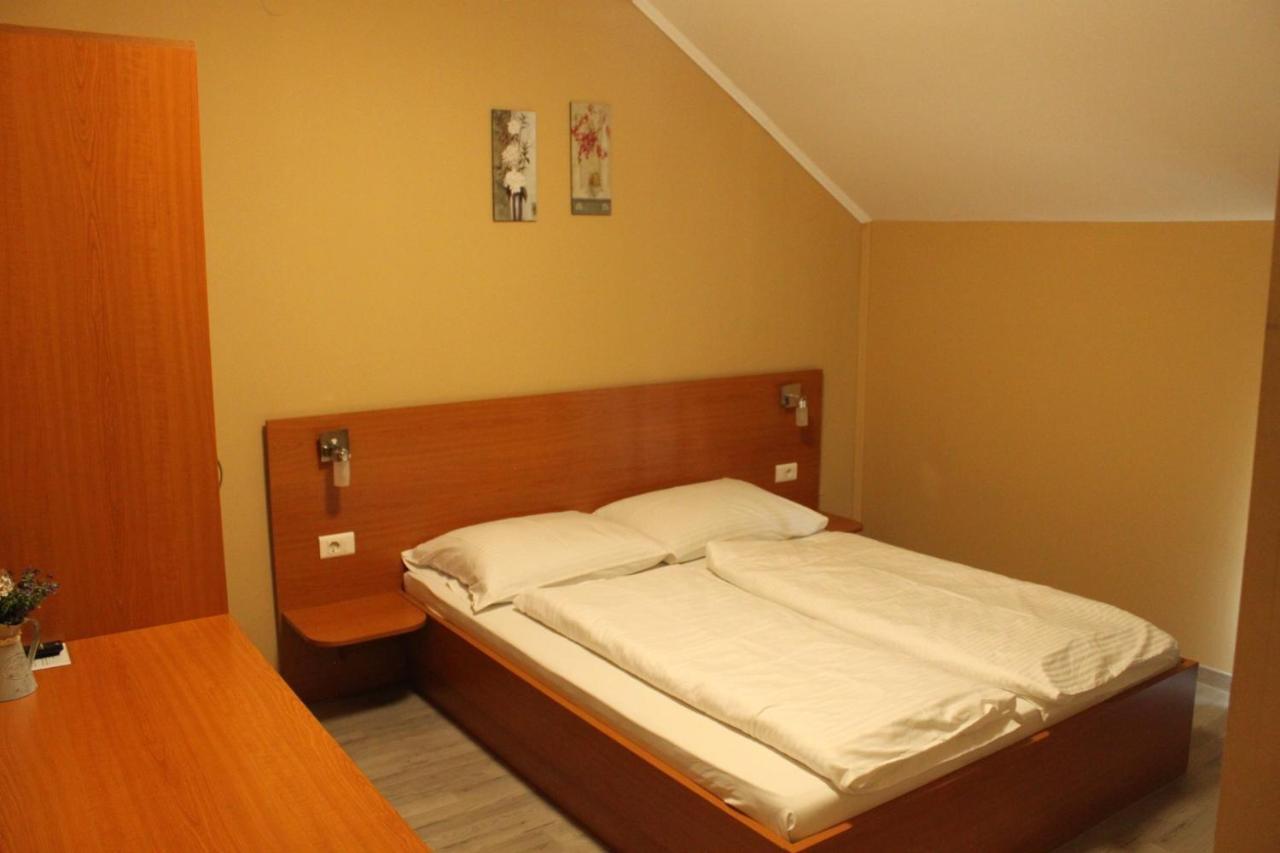 Guesthouse Rezekov Podrum Ястребарско Екстериор снимка