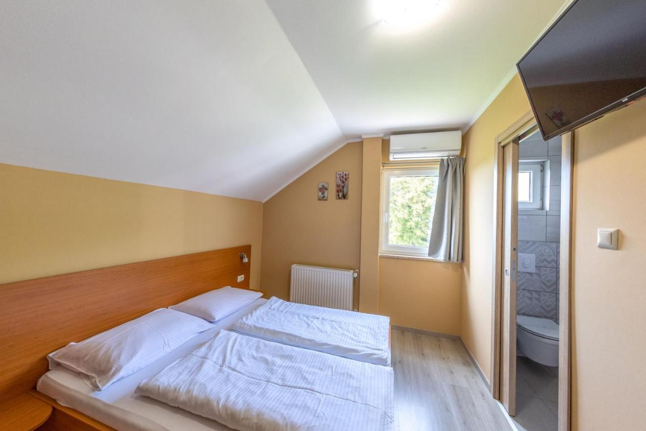 Guesthouse Rezekov Podrum Ястребарско Екстериор снимка