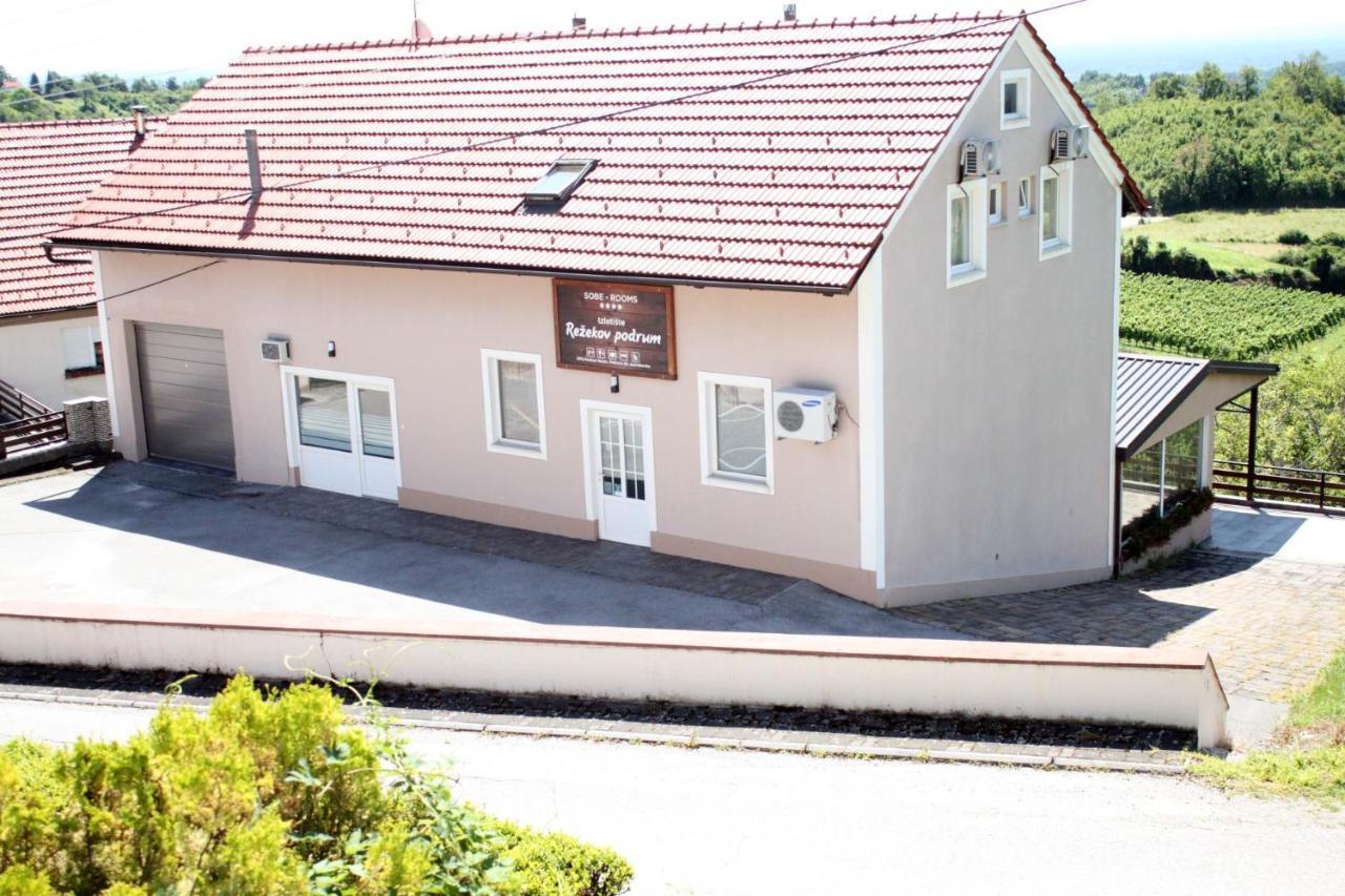 Guesthouse Rezekov Podrum Ястребарско Екстериор снимка